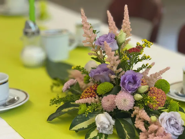 Blumenschmuck für die Feier