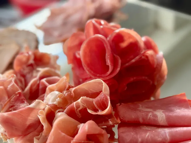 Schinkenplatte am Buffet